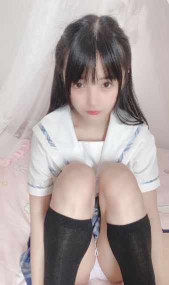 老师乖乖扒开裙子在线观看_BD英语高清免费观看